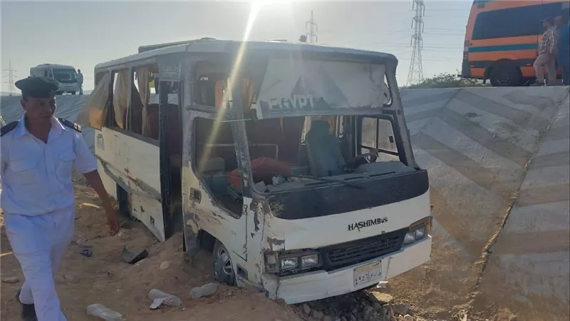 الطلاب كانوا بيطيروا من الشبابيك.. مفاجآت جديده وصادمه من احد الناجين من حادث الجلالة