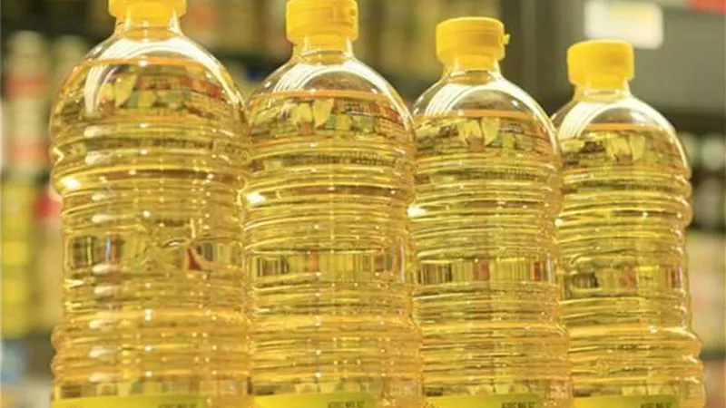 خبر بمليون جنيه .. التموين يزف نبأ سار بشأن زيت الطعام 