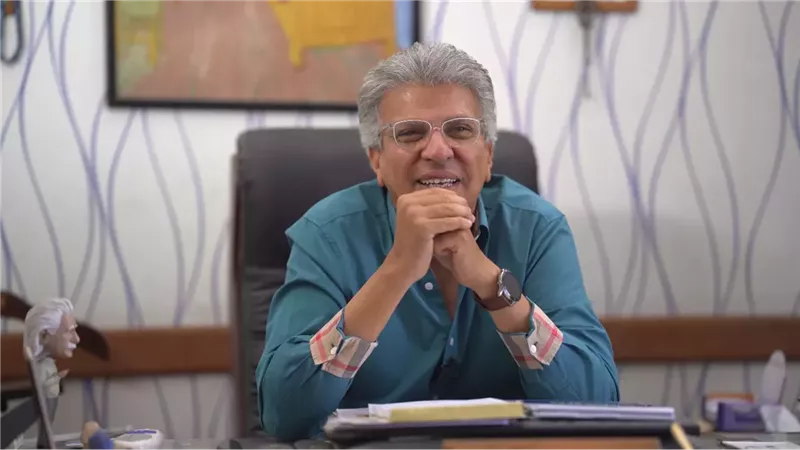 كلام محدش هيقوله إلا خالد منتصر.. هجوم قوي على فئة من المشايخ بسبب تجارة الدين والتكفير