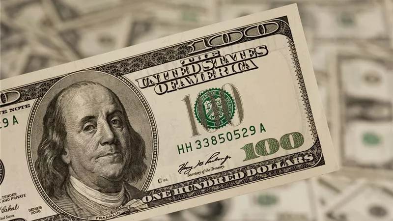  ارتفاع سعر الدولار مقابل الجنيه المصري في البنوك الان وارتباك يرعب السوق السوداء قبل قرارات البنك المركزي وصل كام ؟ 