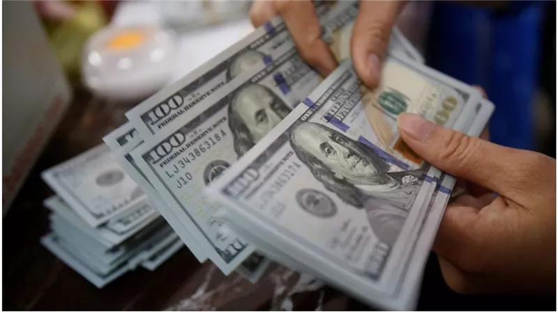 أسعار الدولار اليوم 19 أكتوبر 2024 مقابل الجنيه المصري: سعر صرف الأخضر وصل كام في البنوك والسوق السوداء؟