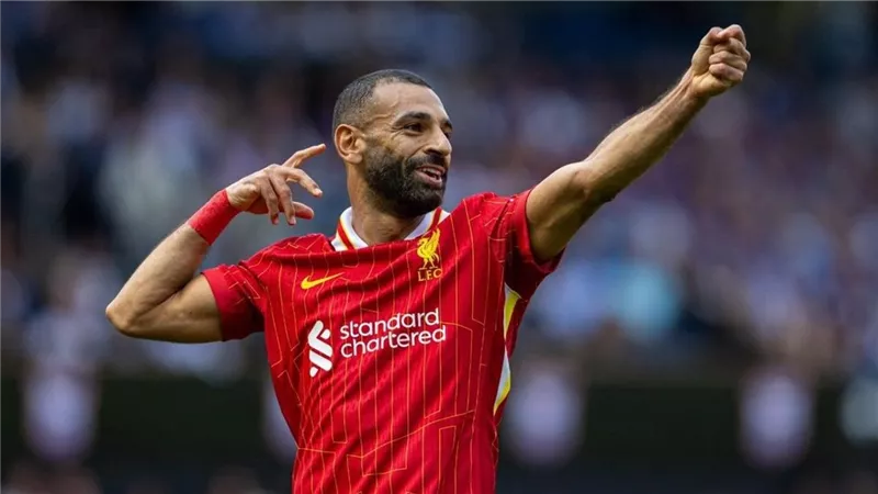 التفاصيل الكاملة لعرض النادي الباريسي لضم نجم ليفربول محمد صلاح