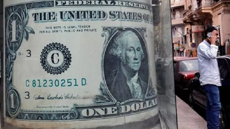 أعلي سعر لـ الدولار اليوم بعد سحب 800 مليار جنيه من البنوك .. البنك المركزي يقضي علي السوق السوداء ماذا حدث للاخضر ؟