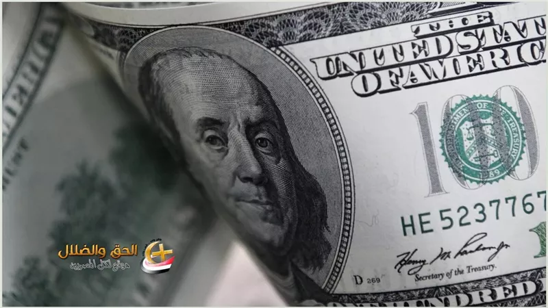 «الأخضر يحتل الصدارة» سعر الدولار مقابل الجنيه المصري يقفز 7 قروش بنهاية تعاملات الأسبوع في 10 بنوك.. كم وصل بالسوق السوداء؟