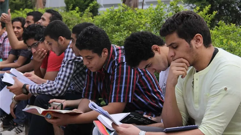 سؤال حير طلاب الثانوية العامة وعجز عن حله الكثير .. ما هو مفرد كلمة  باذنجان في اللغة العربية لن تتوقع الإجابة الصحيحة ستدهشك!