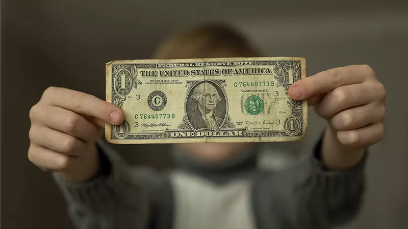  سعر صرف الدولار مقابل الجنيه بعد عودة البنوك اليوم وطرح أذون خزانه بـ50 مليار بقرار البنك المركزي .. الآخضر بكام مصري ؟