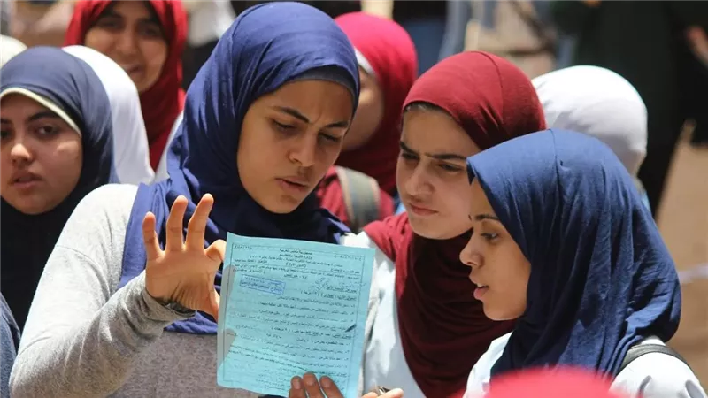 سؤال جمع كلمة أطرش الذي حير الملايين من طلاب الثانوية العامة: ما هي الإجابة الصحيحة؟ دكتور جامعي يكشف الحل