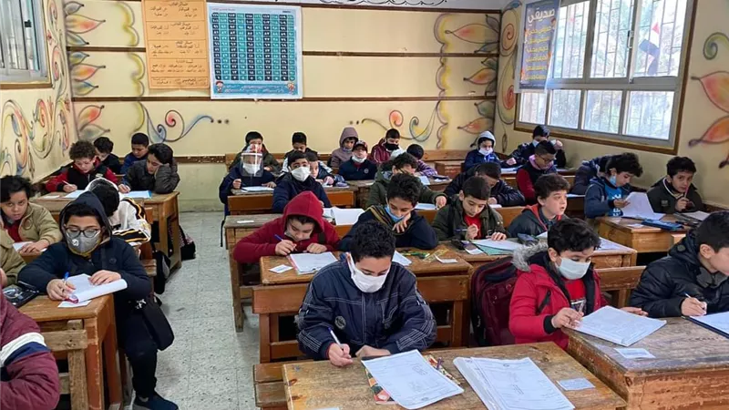 إستغاثات عاجلة من المعلمين وأولياء الأمور للتعليم .. أزمة بالمدارس بشأن امتحانات أكتوبر 