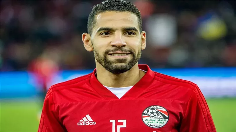 الكل عمال يدعيله وحزين عليه...مؤمن زكريا ينشر صورة ابنه من داخل المستشفى والجماهير تتفاعل