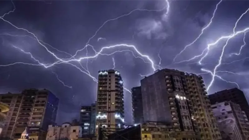 استعدوا  امطار خطيرة تـهدد هذه المحافظات خلال ساعات .. بيان تحذيري من الأرصاد بشأن أول  منخفضات الخريف ما تأثيره علي البلاد ؟