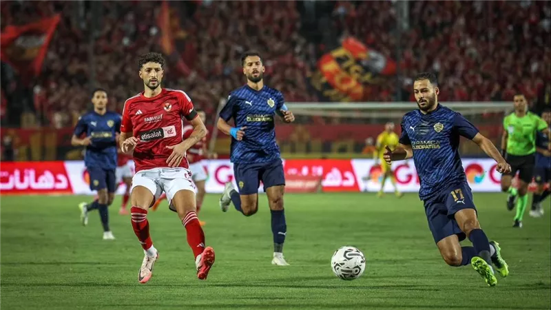 جماهير النادي الأهلي تشتاط غضبا وتسخر من قرار الحكم بسبب ركلة جزاء سيراميكا
