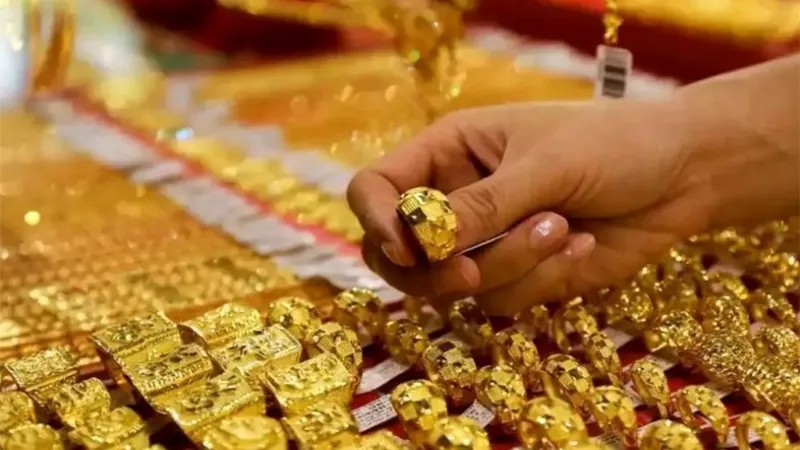 400 جنيه : تحرك غير متوقع يضرب أسعار الذهب في مصر بعد التراجع عالميا بقيمة 590 جنيه عيار 21 وصل كام الان؟