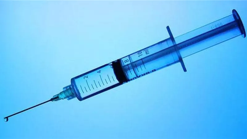 هتموت بشكة إبرة.. خلوا بالكم من حقنه البرد السحرية كارثه صحيه تسبب الوفاه فى هذه الحاله