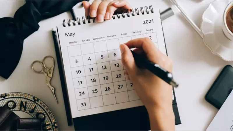 شوف هتقعد في البيت كام يوم .. تعرف على مواعيد الإجازات الرسمية في مصر 2025: قائمة كاملة بالتواريخ 