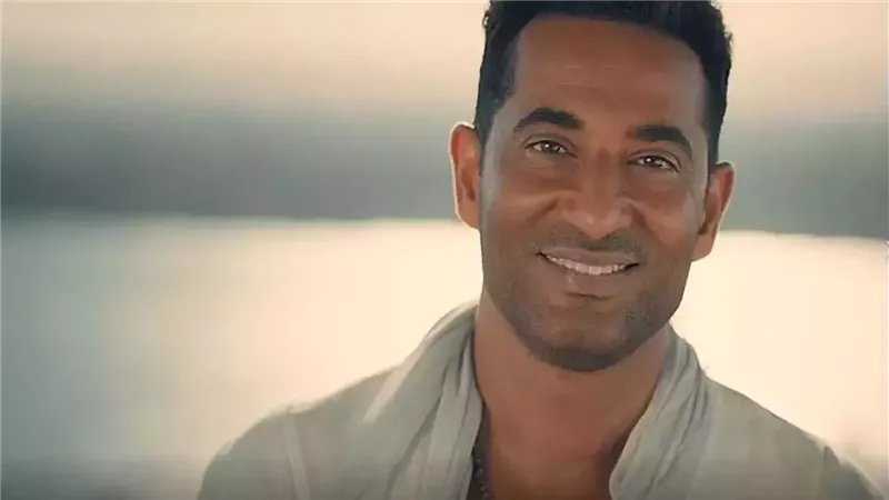 ما سر بكاء عمرو سعد وما السر الذي يكتمه حتى لا يبكي الجمهور؟.. وجع قلب