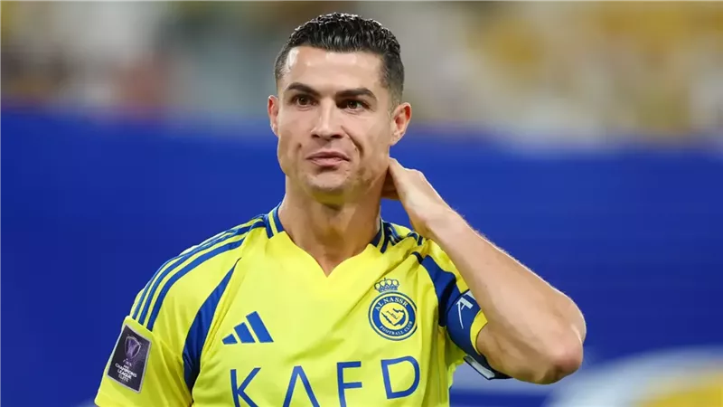 حياة أحد أفراد عائلة كريستيانو رونالدو والسبب يقلق جمهور البرتغالي.. ماذا حدث؟