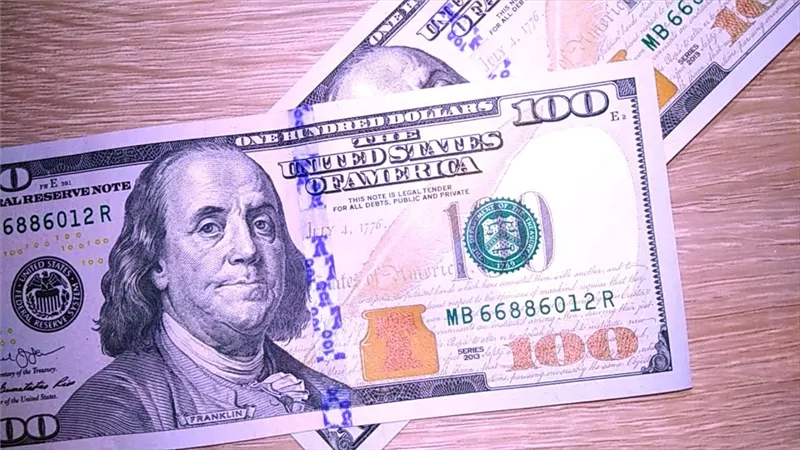 1000 دولار بكام جنيه : تحول مفاجئ في سعر صرف الدولار بـ السوق السوداء وهذا سعره  في البنوك خلال منتصف تعاملات اليوم 