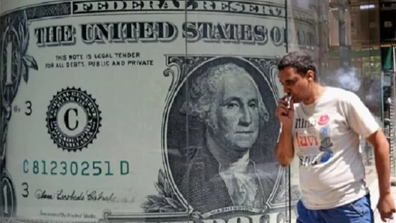 الأخضر غفلنا : ارتفاع مفاجئ يضرب سعر الدولار في البنوك بمنتصف تعاملات اليوم وهذا أعلي سعر في السوق السوداء هتحول  بكام؟
