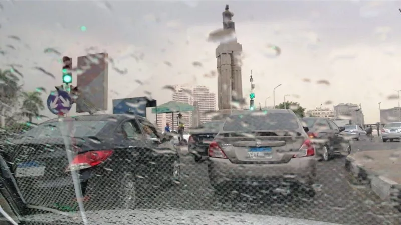 سماء القاهرة ملبدة بالغيوم : عاجل لسكان 8 محافظات مصرية الأمطار تهاجم البلاد خلال ساعات  هل تصل للسيول ؟
