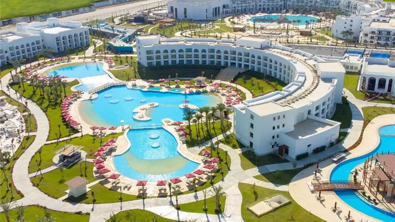 بـ2000 جنيه بس هتقضى 5 أيام بـ4 ليالي في شرم الشيخ شامله كل حاجه...هدية من وزارة الشباب والرياضة