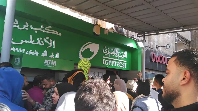 طوابير علي البريد المصري : شاهد اقبال غير مسبوق علي سكن لكل المصريين 5  