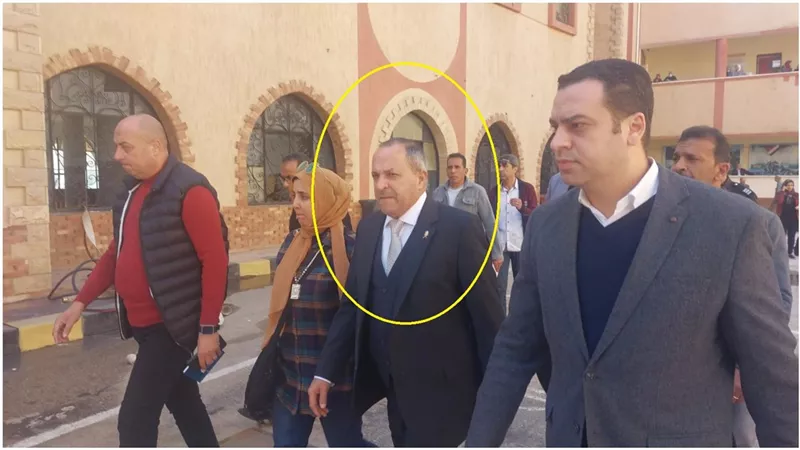 حارسه الشخصي ينقذه.. محافظ بورسعيد ينجو من حادث صعق كهربائي بعد حريق محدود بمدرسة بورسعيد الثانوية بنات | ما القصة؟