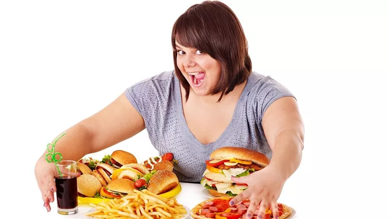 ما علاقة استخدام الإنترنت بزيادة وزنك؟.. دراسة ستدهشك