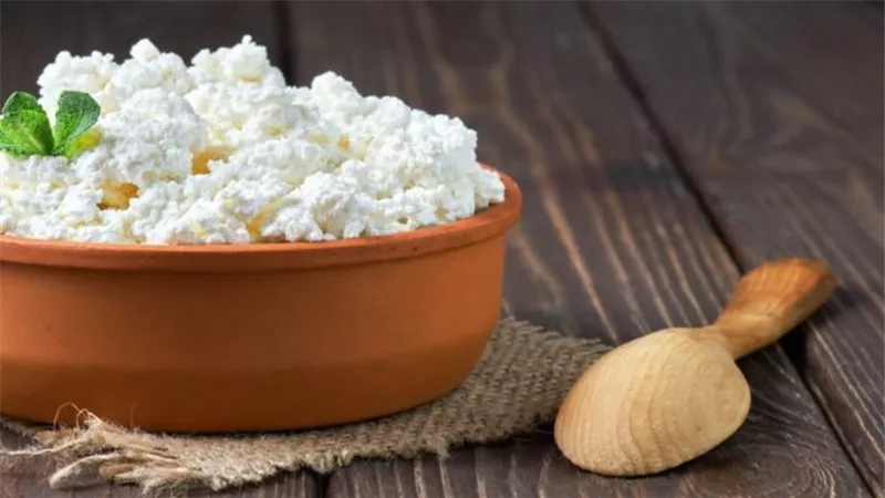 مخاطر الجبنة القريش...فئات ممنوعة من تناول الجبنة القريش ويجب عليهم الابتعاد فورا عن أكلها