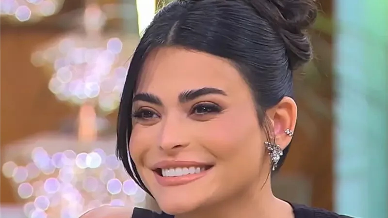 أسماء جلال زودتها أوي بتصرفاتها وناقدة فنية تهاجمها 