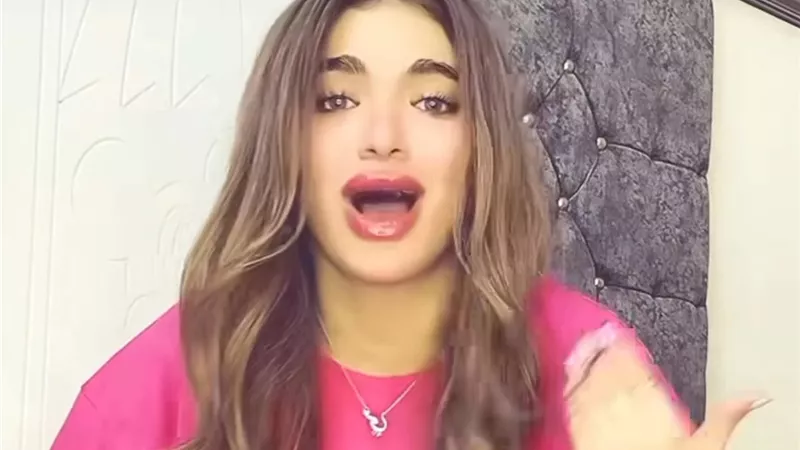ضربوها وحدفوها بالطوب وهي مع أبوها.. سوزي الأردنية تتعرض للاعتداء من 6 شباب