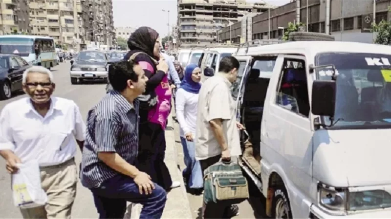 اجبارها علي القفز من السيارة : حادثة تهز القاهرة وتثير الرعب في القلوب بسبب ما فعلة سائق ميكروباص مع طالبة الشروق ماذا فعلت الداخلية! 