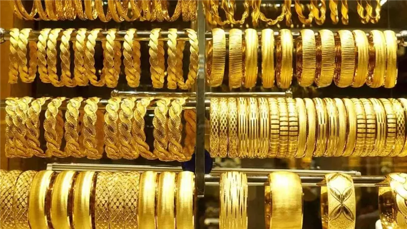 عيار 21 يواصل التراجع.. سعر الذهب يهز اﻻسواق  عيار 24 و18 يتراجعان والجنيه الذهب يفاجئ الأسواق!