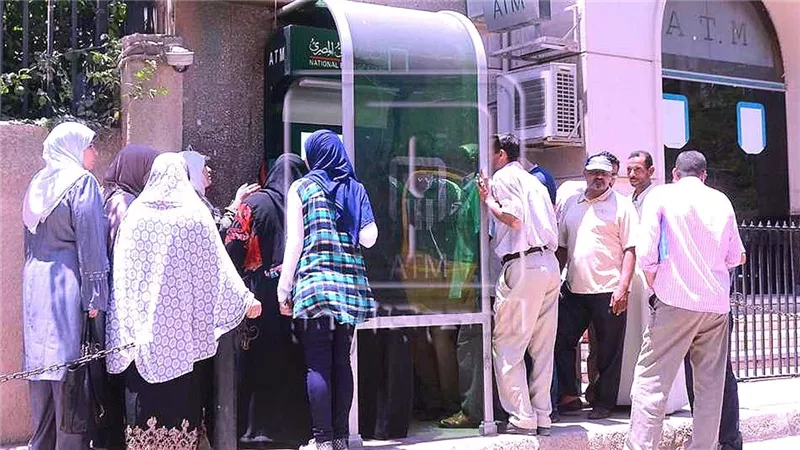 رسمياً : صرف معاشات شهر فبراير 2025 إليكترونياُ ويدوياُ بمكاتب البريد والبنوك مفاجأة التضامن لمستحقي المعاشات 