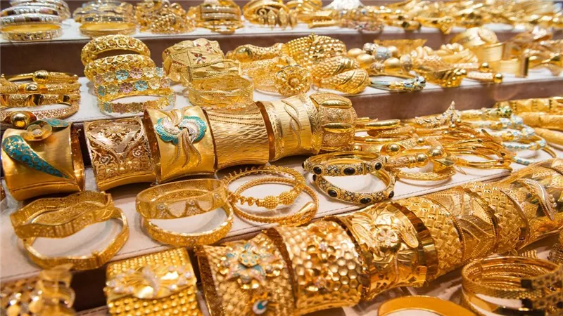 أسعار الذهب اليوم الخميس يشعل الأسواق المصرية.. عيار 21 يقترب من  2900 جنيه وسعر السبيكة 1 جرام  يفاجئ الجميع 