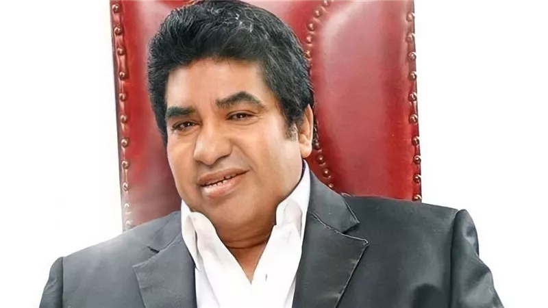 شاهد: لقطات تبكي القلوب بجنازة أحمد عدوية.. انهيار عبد الباسط حمودة وهذا ما حدث لابنته 