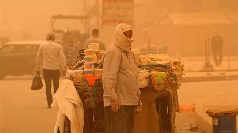 عاصفة ترابية تجتاح مصر  وهذه المحافظات تعلن الطوارئ الان وتحذير من ظاهرة كونية تقترب من القاهرة بعد ساعات  الأرصاد تحذر  