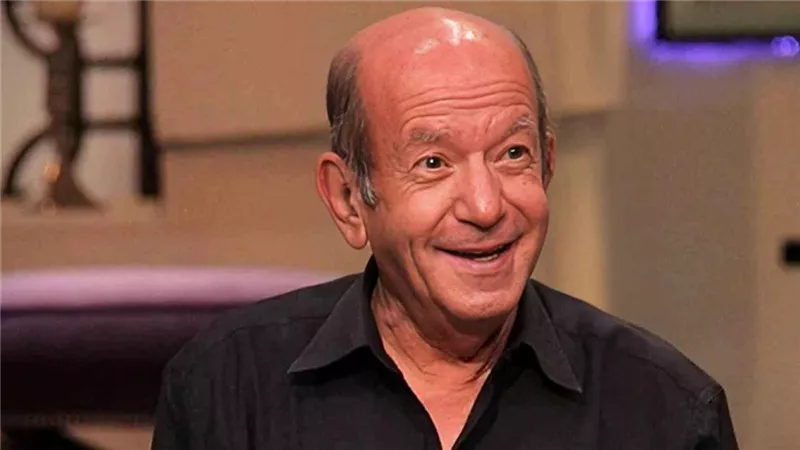 بعد زيارته للعراق .. لطفي لبيب يعلن إعتزاله التمثيل ويكشف وسيلته الجديدة للتعبير عن إبداعه