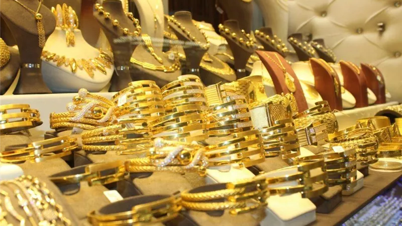 سعر الذهب اليوم يُشعل الجدل في الأسواق المصرية بعد توقعات جولدمان ساكس عيار 21 يفاجئ الجميع بسعره الحالي الجرام بكام؟