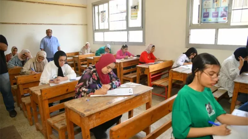 جمع ساع ومرادف حسام ووئام في امتحان اللغة العربية يثير جدل وارتباك طلاب الشهادة الإعدادية في القاهرة والمنوفية هل الإجابه صعبة؟ 