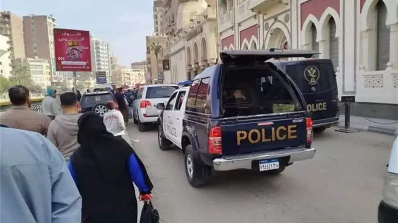 شاهد اول صورة لعقيد الشرطة الشهيد داخل بنك مصري بسب العائد الادخاري اول إجراء من وزارة الداخلية بعد الحادث المفـجع ماذا حدث داخل البنك؟