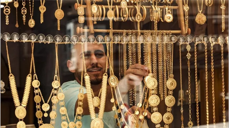 أسعار الذهب اليوم الجمعة 24 يناير 2025 في مصر: هبوط مفاجئ يضرب المعدن الأصفر وعيار 21 يسجل أرقام جديدة في أسواق الصاغة