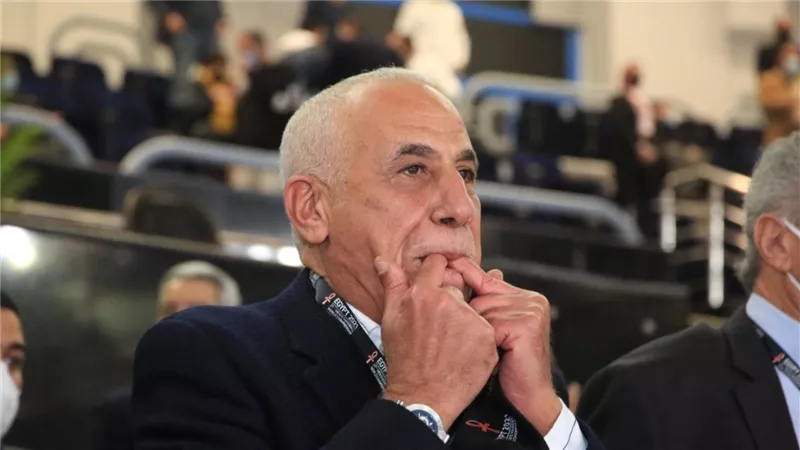 الجمهور خلى حسين لبيب ساب المدرجات ومشي!!.. ماذا قال جمهور الزمالك لرئيس النادي بسبب التعادل أمام الجونة؟!