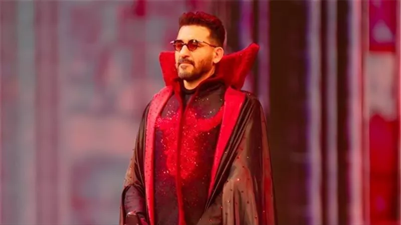 ماذا قال أحمد حلمي عن رامز جلال وعن ما يقوم به معه قبل حلول شهر رمضان.. وما سر هذا التصرف من حلمي؟؟