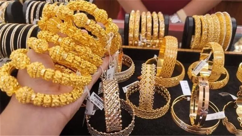 المعدن الأصفر يقفز عالياً.. أسعار الذهب اليوم 6 فبراير بالتعاملات المسائية بعد آخر تحرك | عيار 21 و24 يسجلان قيمة غير مسبوقة الآن