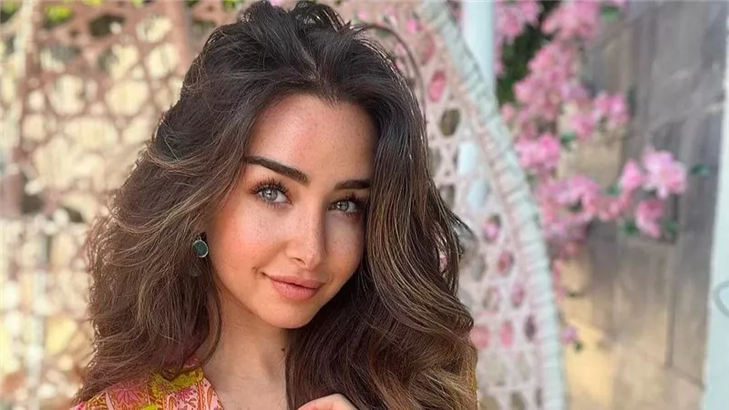 هذه السيدة منعتي .. هنا الزاهد تكشف مفاجأة عن رغبتها في ارتداء الحجاب واعتزالها التمثيل