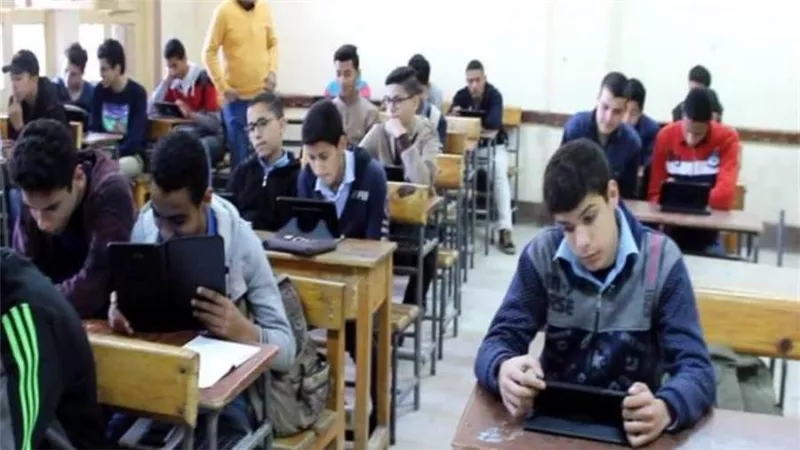 التعليم يحسم الجدل ويوضح مواعيد الدراسة في رمضان وحقيقة رفع الغياب من المدارس
