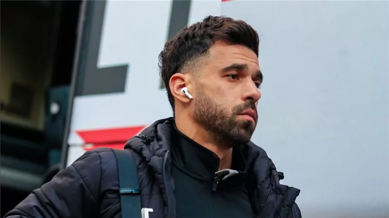 صفحة الزمالك تعلن عن التشكيل الرسمي للفريق في مواجهة الأهلي التي تبدأ خلال دقائق.. شوف وقولنا رأيك في اختيارات بيسيرو
