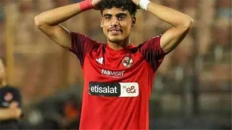 نجاة لاعب الأهلي محمد رأفت من حادث سير قبل مباراة القمة أمام الزمالك