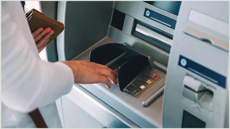 حدود السحب النقدي اليومي من البنوك وATM وإنستاباي في مصر وفق تعليمات البنك المركزي