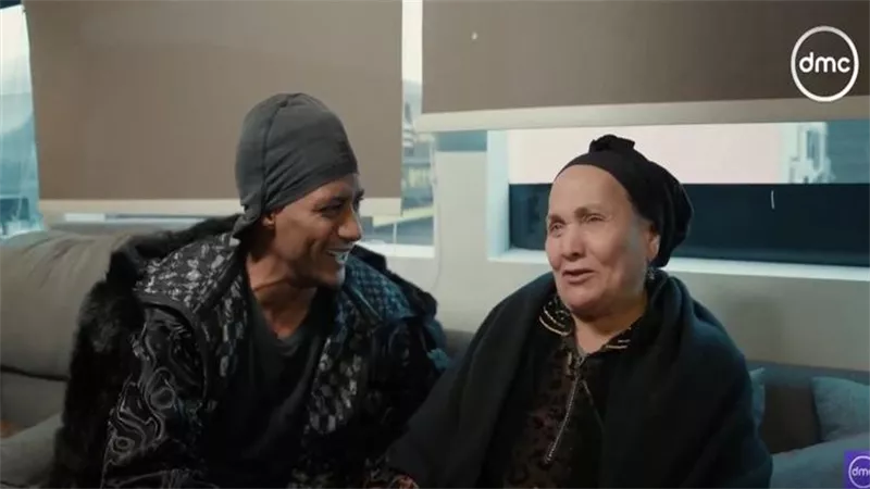بيفرح قلوب المسيحيين والمسلمين.. ست مسيحية تحصل على جائزة برنامج محمد رمضان وسط فرحة كبيرة 